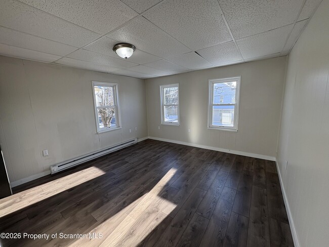 Building Photo - 511 Oak St