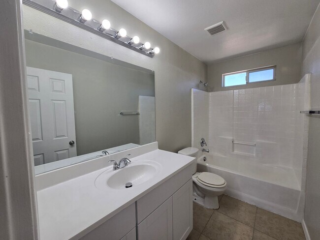 Building Photo - 2142 Trebbiano Way