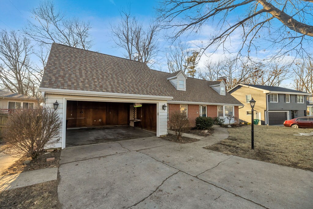 Building Photo - 10 Eastmoreland Pl