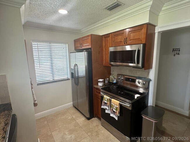 Building Photo - 3801 Inlet Cir