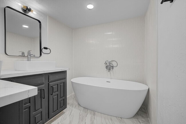 Building Photo - 15507 Sierra Valle Dr