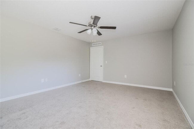 Building Photo - 127 Tulip Ln