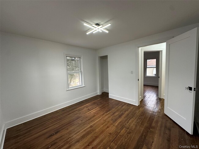 Building Photo - 29 Church St