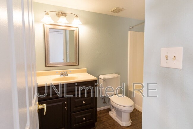 Building Photo - 4880 E Tomahawk Dr