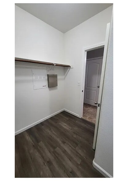 Building Photo - 1750 Bella Lago Dr