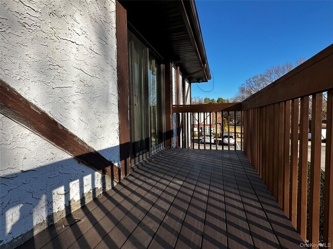 Building Photo - 79 Bailey Ct