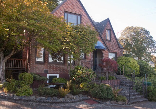 Primary Photo - 3405 SW Barbur Blvd