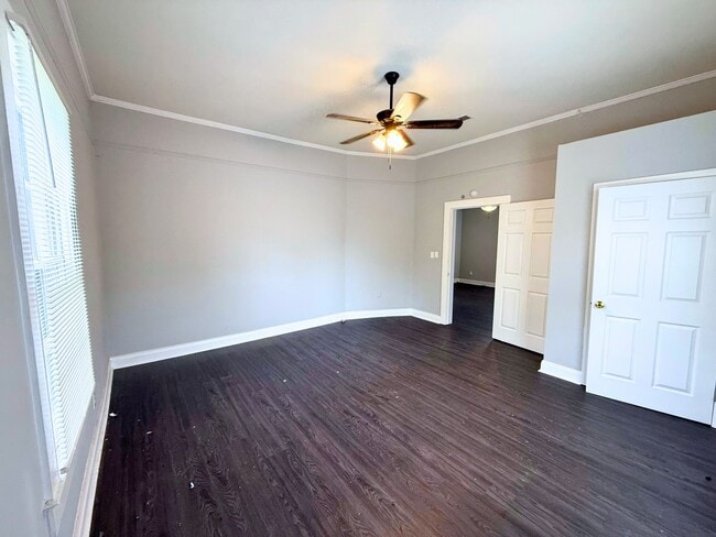 Building Photo - 302 G St