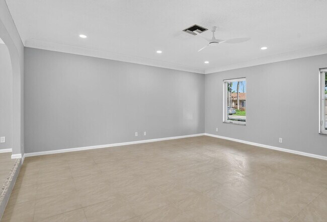 Building Photo - 1544 NW 9th St