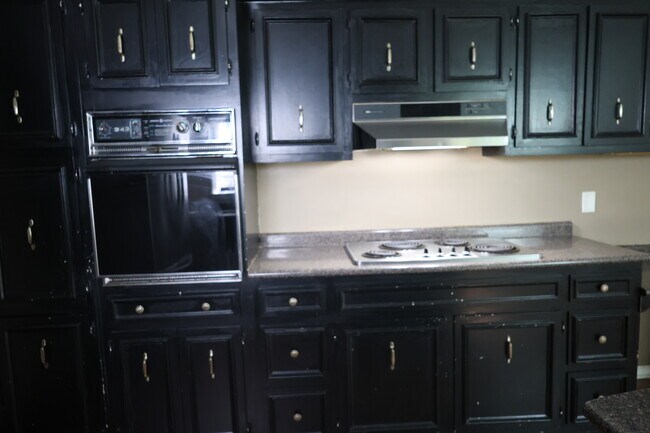 Building Photo - 214 Oakleaf Dr