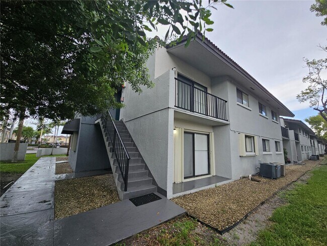 Primary Photo - 6901 NW 179th St