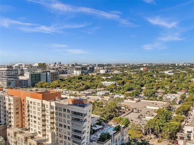 Building Photo - 121 NE 34th St