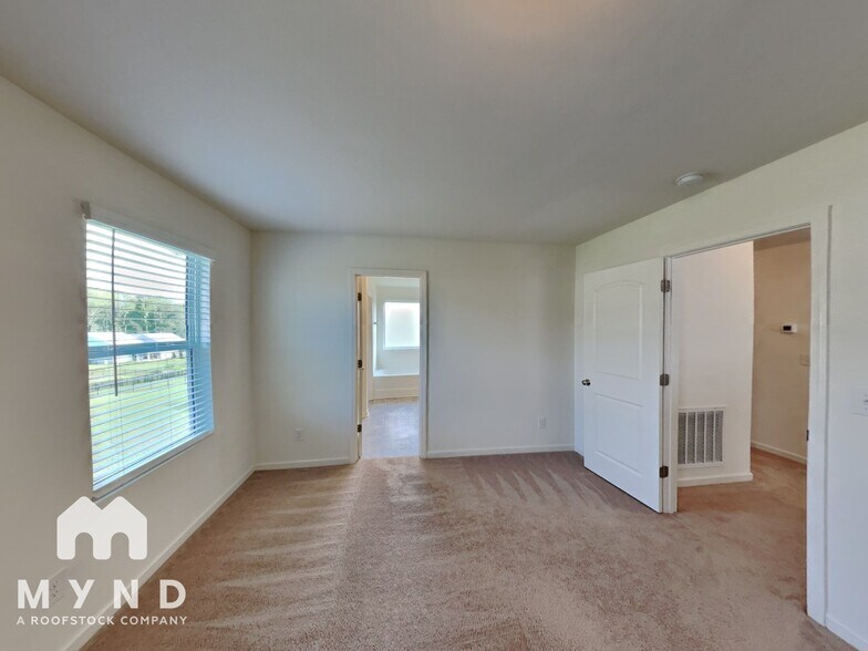 Building Photo - 2015 Creeks Landing Dr