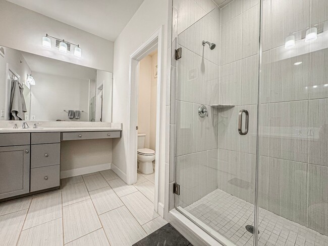 Building Photo - Modern 3 Bed 2.5 Bath End-Unit Townhome Wi...