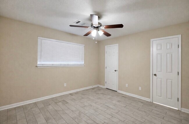 Building Photo - 101 Lottie Ln