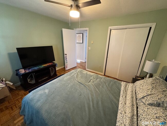 Building Photo - 62 Brookfield Rd