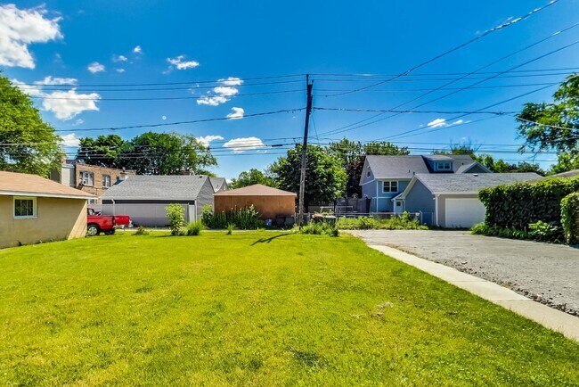 Building Photo - 3631 Kemman Ave