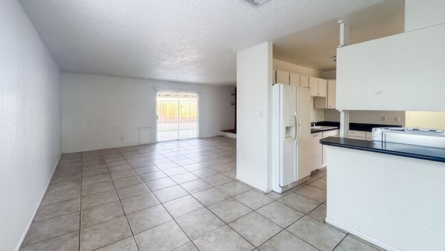 Building Photo - 3-Bed, Single Story Home in NON-HOA community