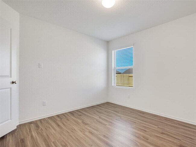 Building Photo - 517 Marklawn Ln