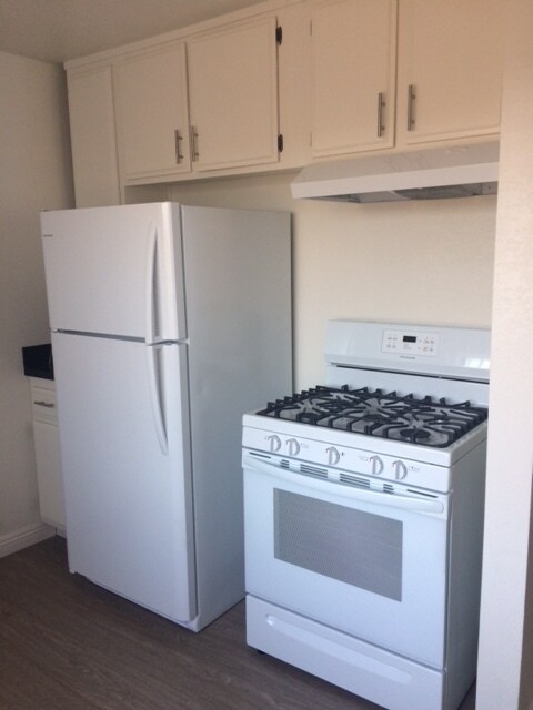 Interior Photo - 11431 Cedar Avenue