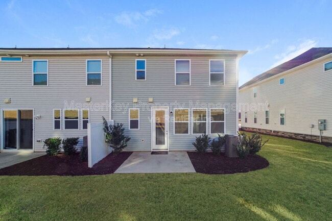 Building Photo - 124 Royal Star Wy