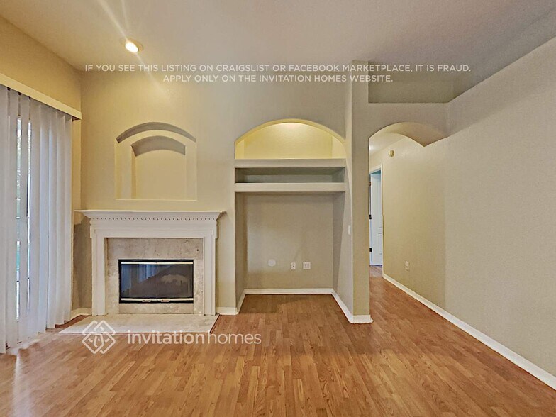 Building Photo - 3721 Hollow Wood Dr