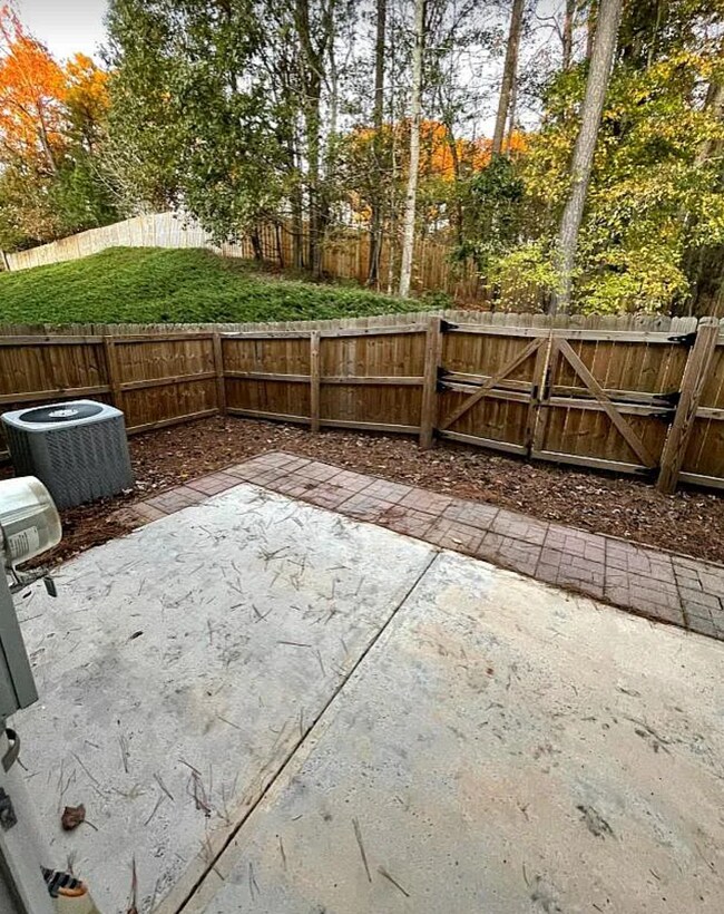 Building Photo - 4190 Royal Regency Cir NW