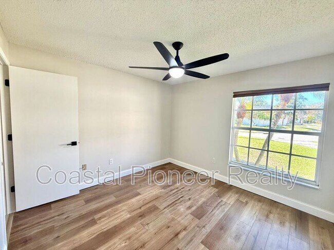 Building Photo - 8725 Huntfield St