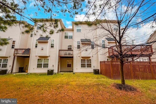 Building Photo - 7349 Mockingbird Cir