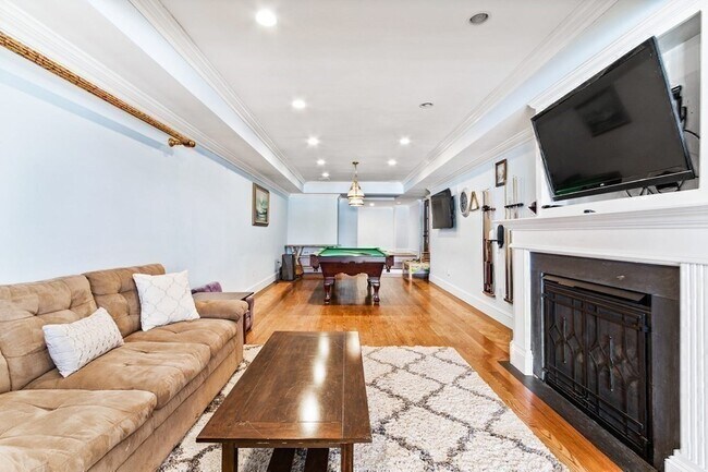 Building Photo - 115 Aspen Ave