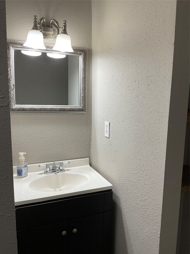 Building Photo - 42906 O'Neal Ln