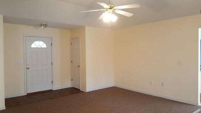 Building Photo - 3-Bed 2-Bath Brick Home located in the Heart of Foley