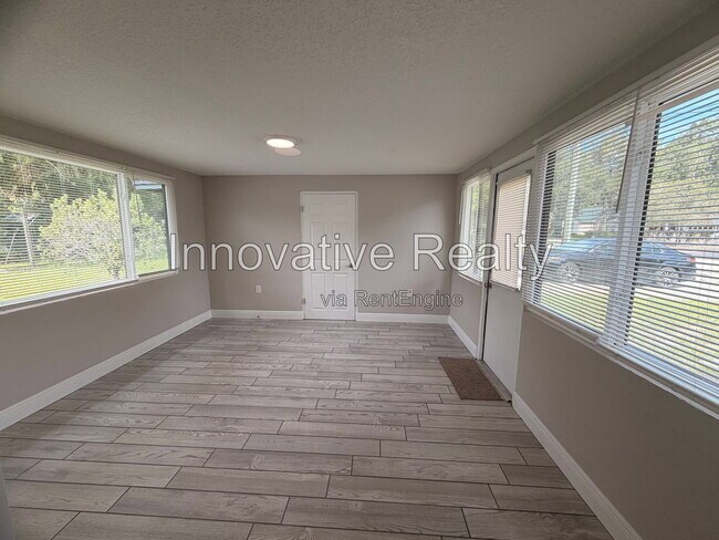 Building Photo - 144 N Park Ave