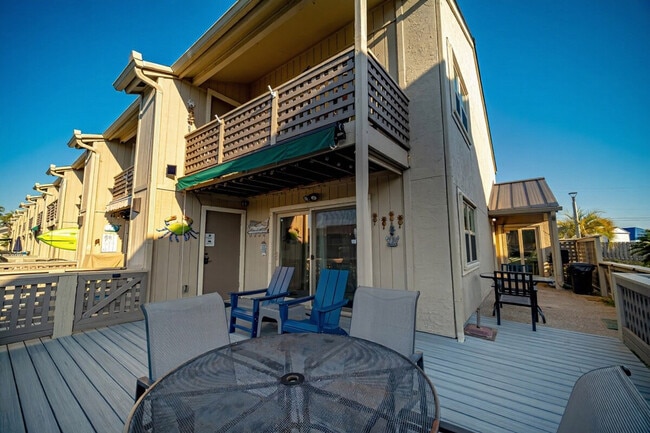 Building Photo - 1902 Bayhouse Dr