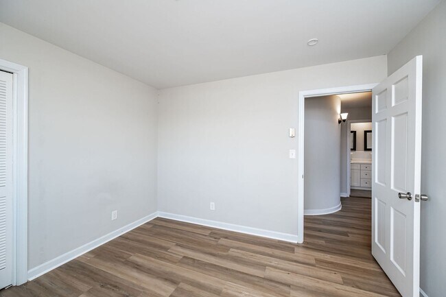 Building Photo - Beautiful Hopewell Move In Ready Home!