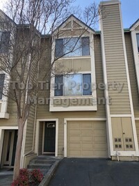 Building Photo - Spacious 2 Bd/ 2.5 Ba/ 1405 sf Walnut Cree...