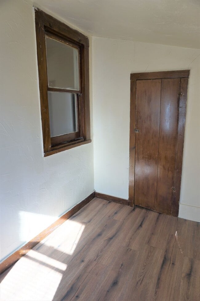 Building Photo - 523 SW 26