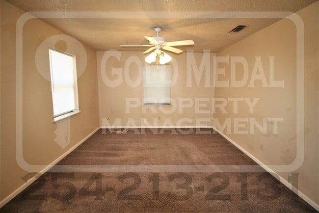 Building Photo - 804 Michelle Dr