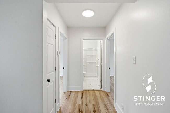 Building Photo - 928 9th St