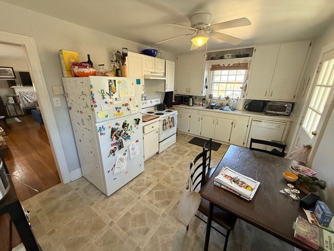 Building Photo - 2BR Normaltown Home