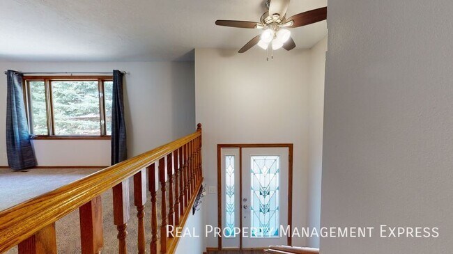 Building Photo - 3 Bed 3 Bath Home in Sioux Falls!