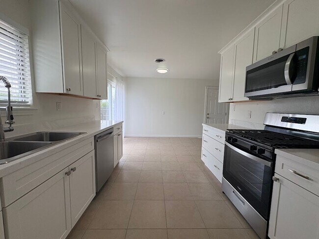 Building Photo - Charming 3 Bedroom Home in Galt