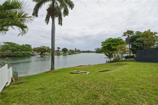 Building Photo - 3825 SW 33rd St