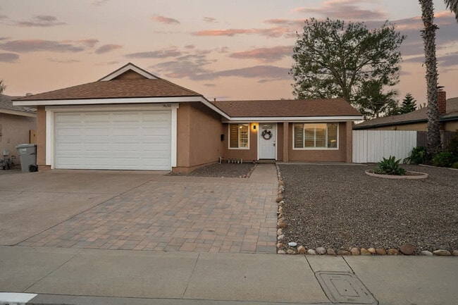 Building Photo - 7630 Andasol St