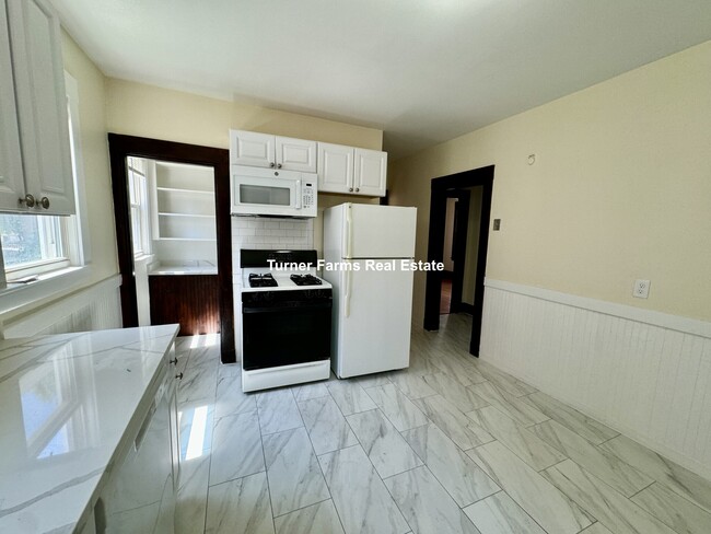 Building Photo - 41 Michigan Ave