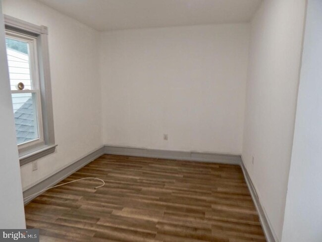 Building Photo - 33 High St