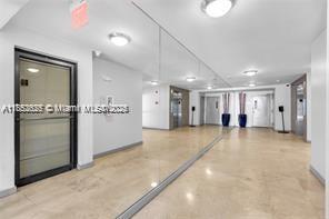 Building Photo - 1605 Bay Rd