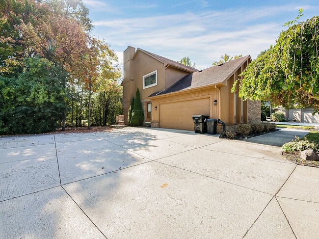 Building Photo - Fully Upgraded 3-Bed Farmington Hills Home!