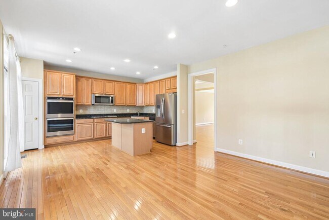 Building Photo - 7979 Vigne Ct
