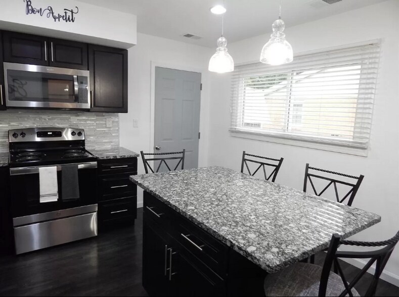 Building Photo - 2018 Washington Ave